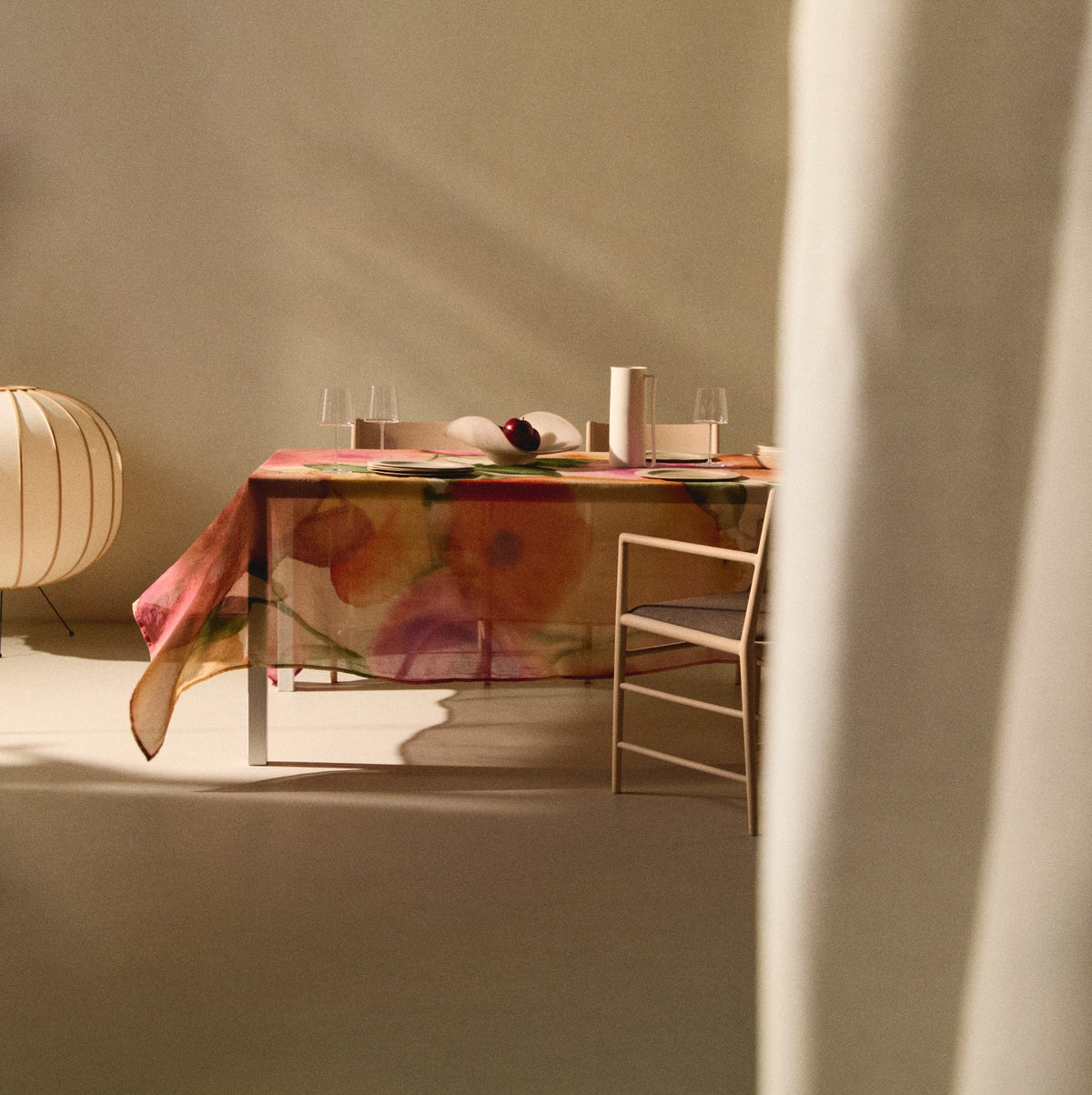 Linen table setting