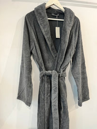 Crisp bathrobe