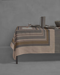 Lay Tablecloth